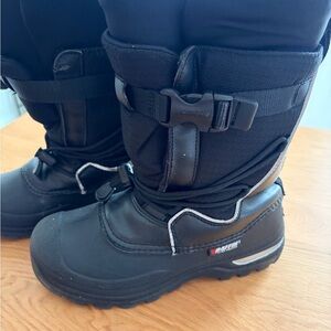 Baffin Kids Black Boots with Adjustable Straps